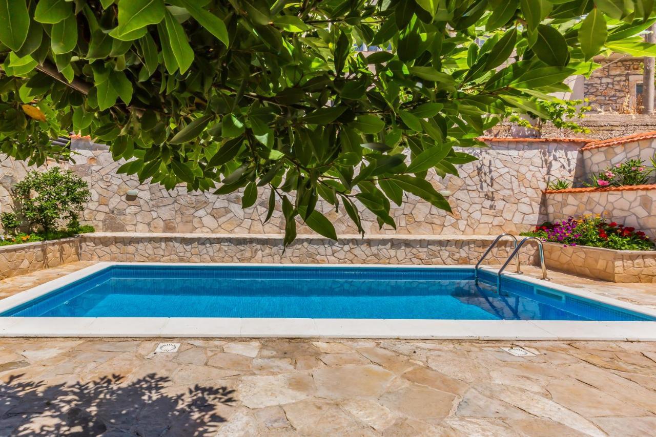 Tina * Ploce (Dubrovnik-Neretva)
